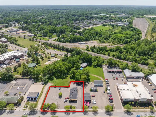 11310 South Saginaw, GrandBlanc, MI 48439