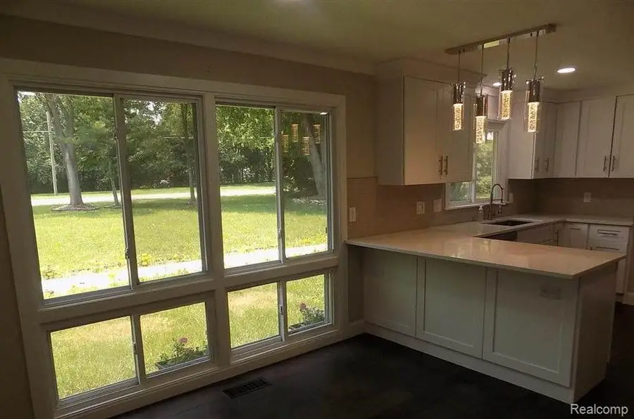 3350 Adams Road, Troy, MI 48084 - #3