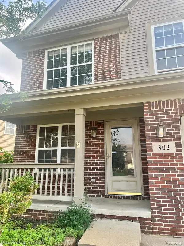 302 Summerfield Drive, Westland, MI 48185