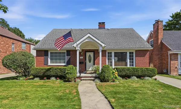 135 Berkley Street, Dearborn, MI 48124