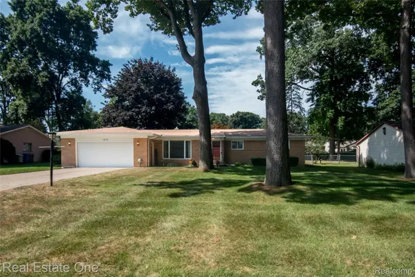 1353 Bielby Street, Waterford, MI 48328