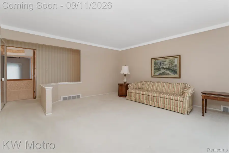 32315 Whitley Circle, Warren, MI 48088 - #2