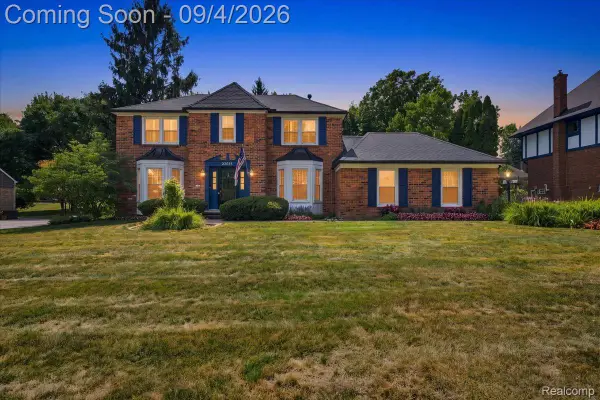 22555 Shadowglen Drive, FarmingtonHills, MI 48335