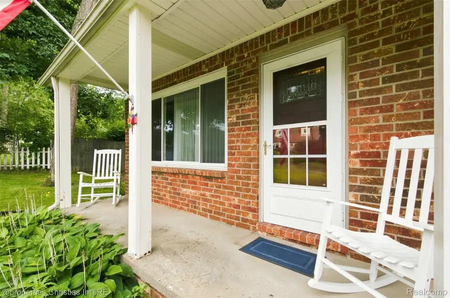 2631 Edgevale Drive, Waterford, MI 48329 - #2