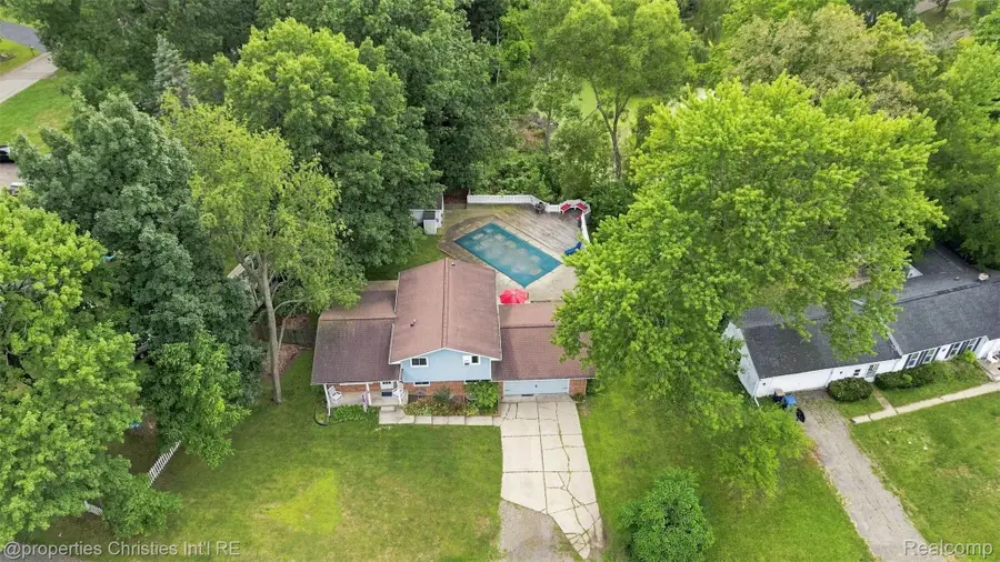 2631 Edgevale Drive, Waterford, MI 48329 - #3