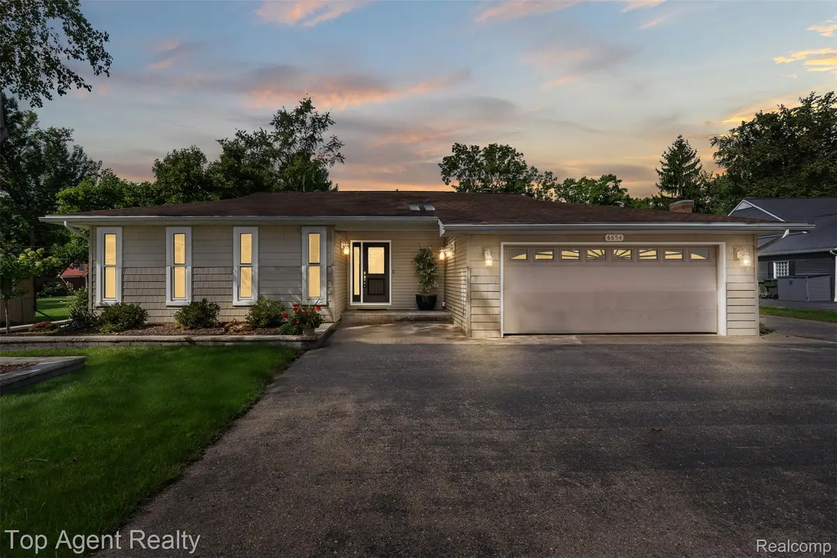 6654 Orion Road, Rochester Hills, MI 48306 - #1