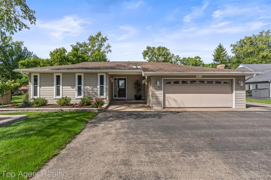 6654 Orion Road, Rochester Hills, MI 48306 - #2