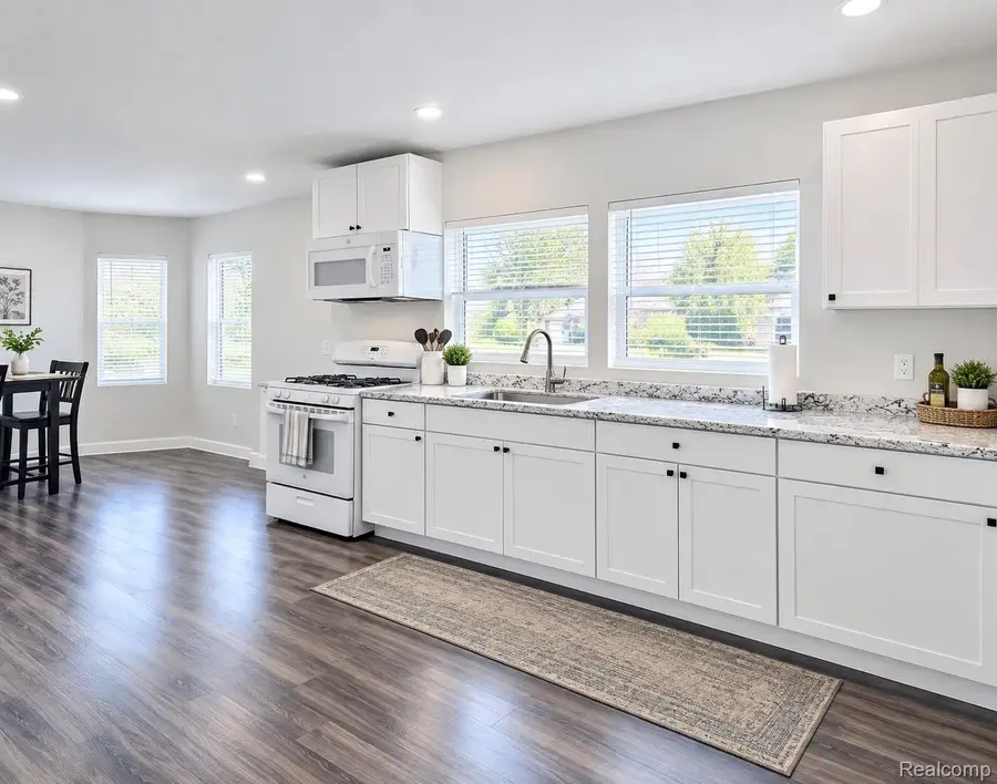 1025 E Mandeville Street, Burton, MI 48529 - #2