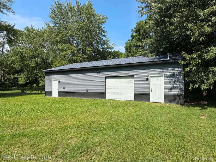 5055 Lapeer Road, Burton, MI 48509 - #3