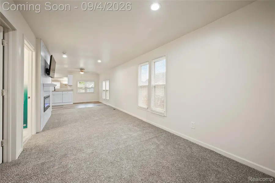 84 W Fairmount Avenue, Pontiac, MI 48340 - #3