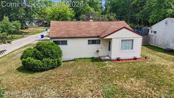 275 Rivard Boulevard, Waterford, MI 48327