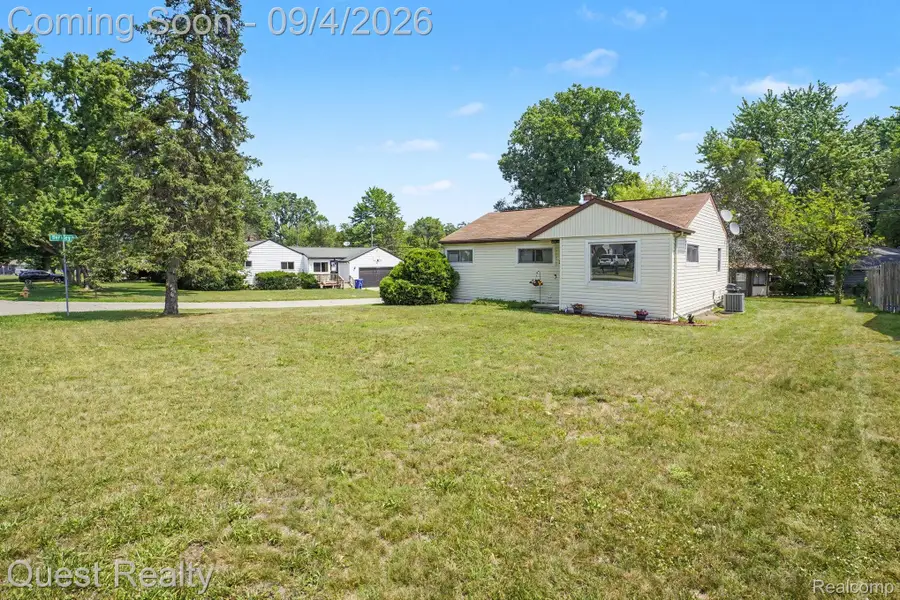 275 Rivard Boulevard, Waterford, MI 48327 - #2