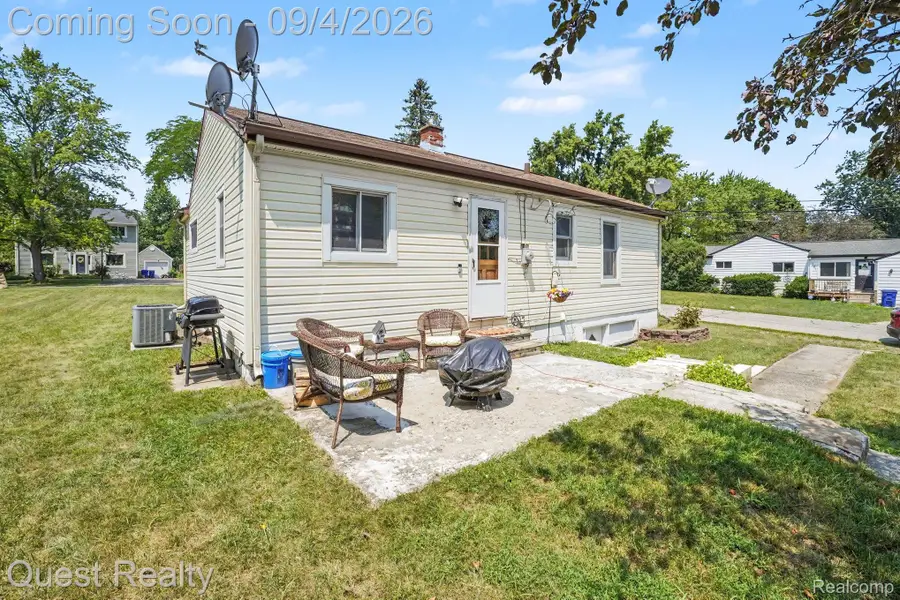 275 Rivard Boulevard, Waterford, MI 48327 - #3