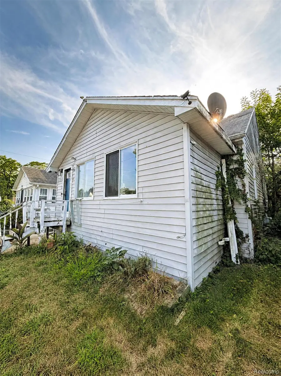 2704 2nd Street, Westland, MI 48186 - #2