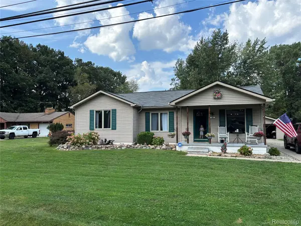 21601 Holly Street, ClintonTwp, MI 48035