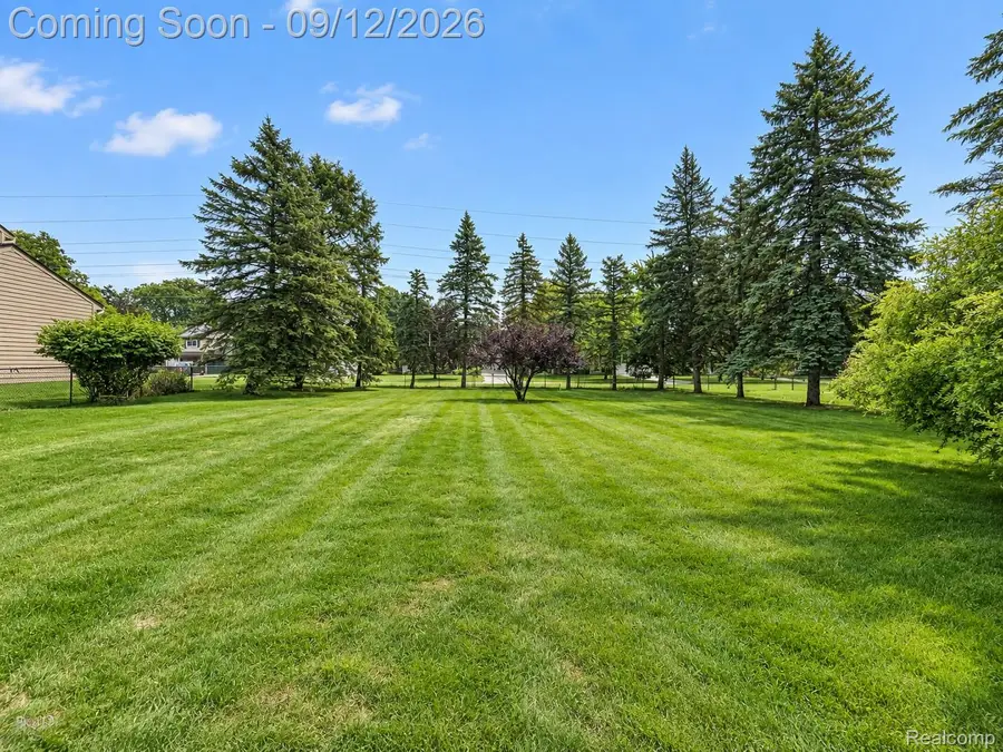 14320 Hillcrest Street, Livonia, MI 48154 - #2