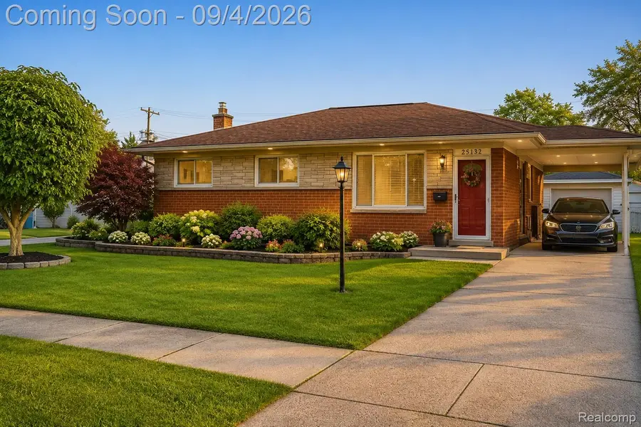 25132 St Clement Drive, Warren, MI 48089 - #2