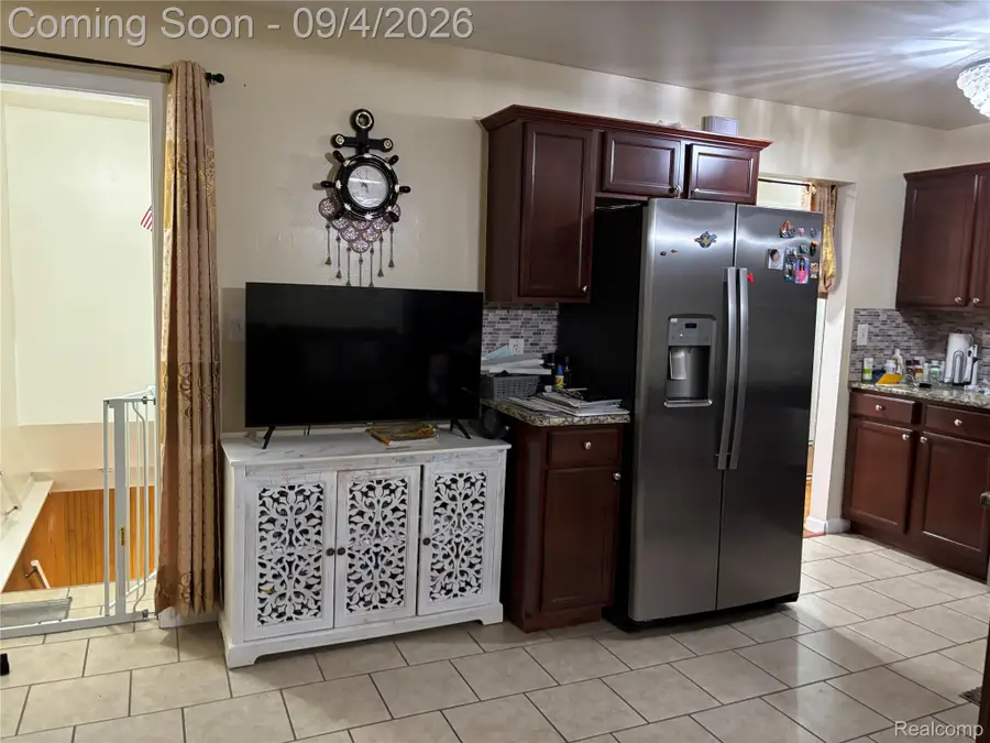 25132 St Clement Drive, Warren, MI 48089 - #3