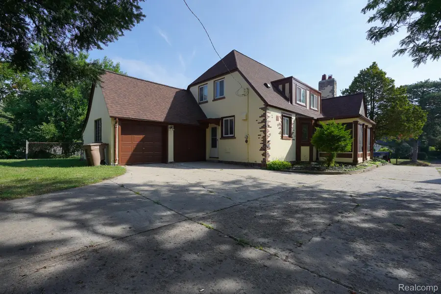 260 Cherokee Road, Pontiac, MI 48341 - #3
