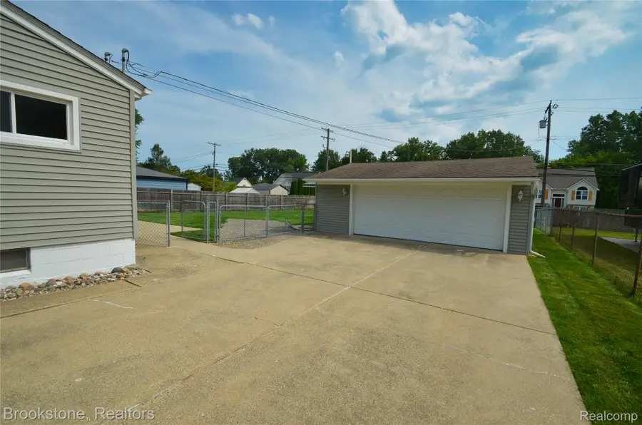 2822 Frembes Road, Waterford, MI 48329 - #3