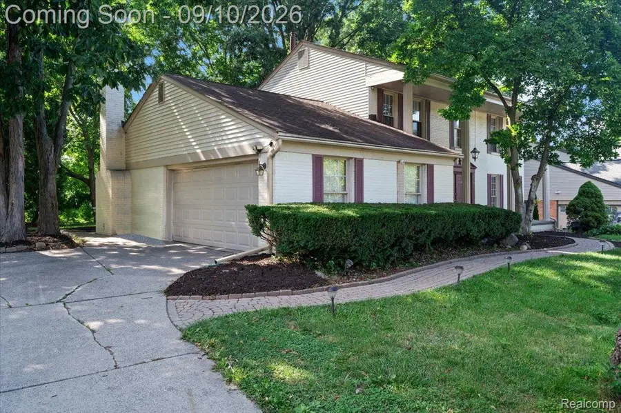 2196 Willow Leaf Drive, Rochester Hills, MI 48309 - #3