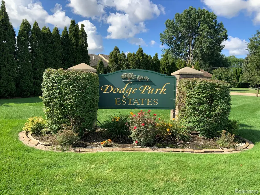36680 Cecilia Drive, Sterling Heights, MI 48312 - #2