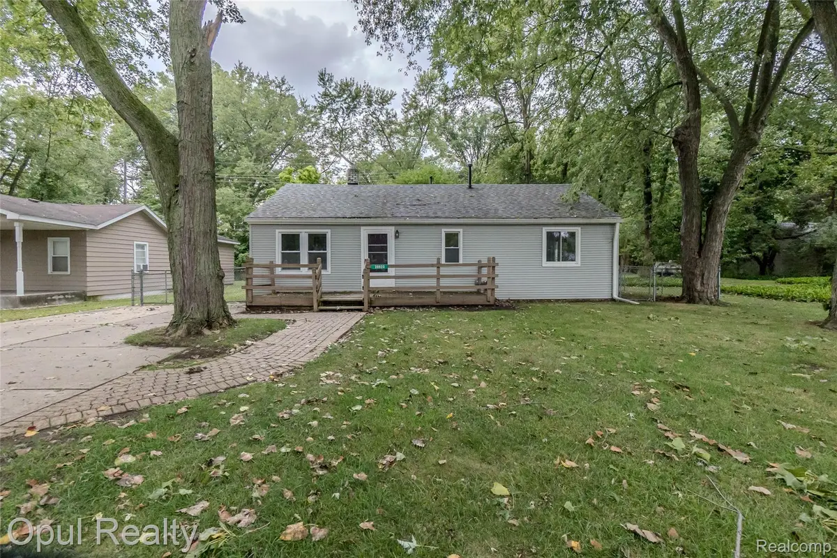 20823 Hugo Street, Farmington Hills, MI 48336 - #1