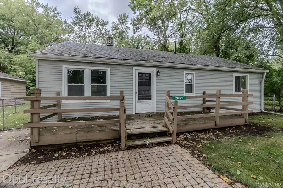 20823 Hugo Street, Farmington Hills, MI 48336 - #2