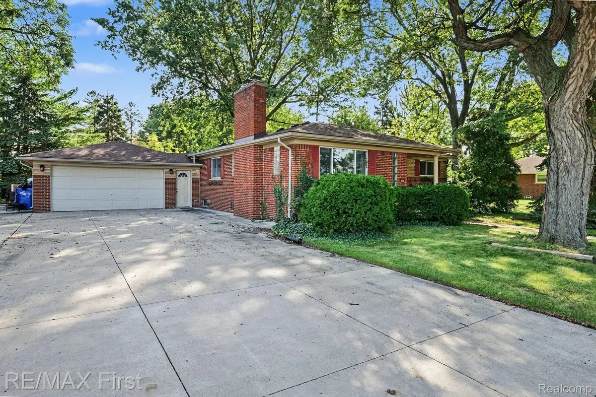 30640 Lorraine Avenue, Warren, MI 48093 - #1