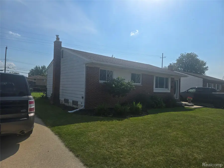 22233 Silver Creek Lane, Rockwood, MI 48173 - #3