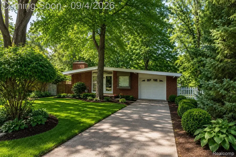 29905 Pleasant Trail, Southfield, MI 48076 - #2