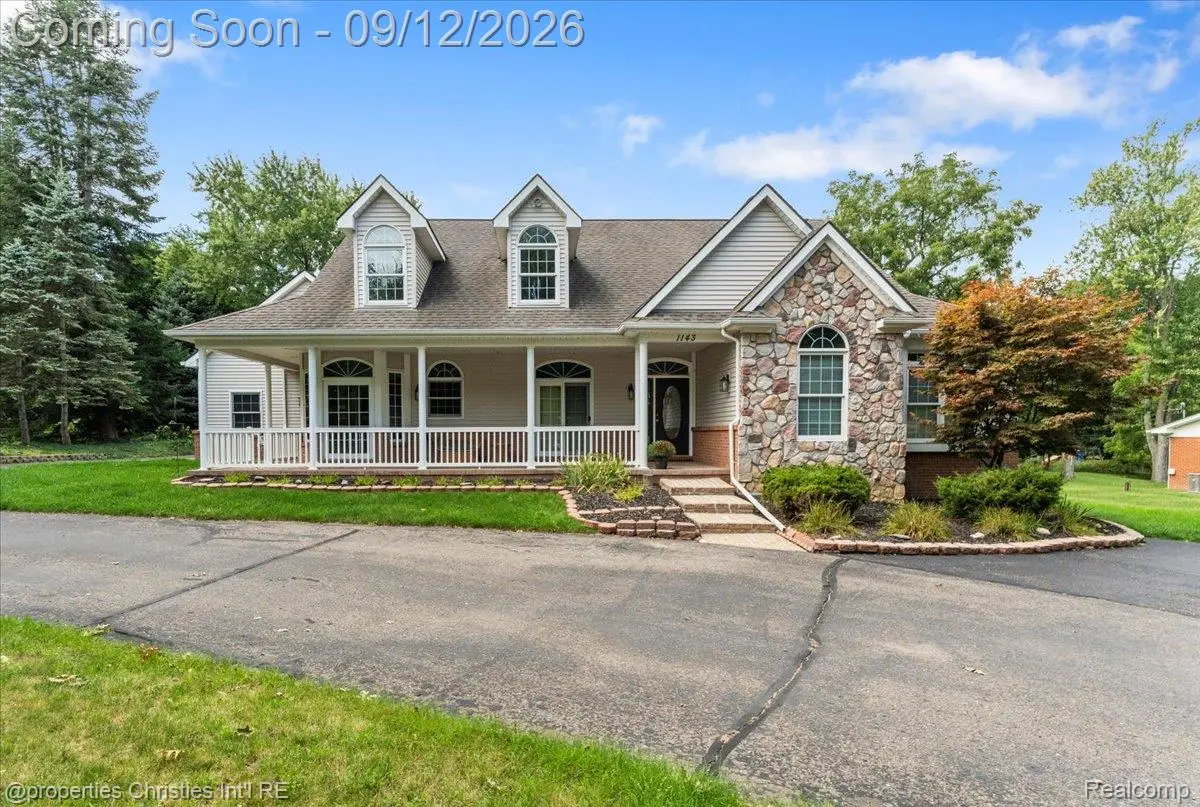 1143 Brewster Road, Rochester Hills, MI 48306 - #1