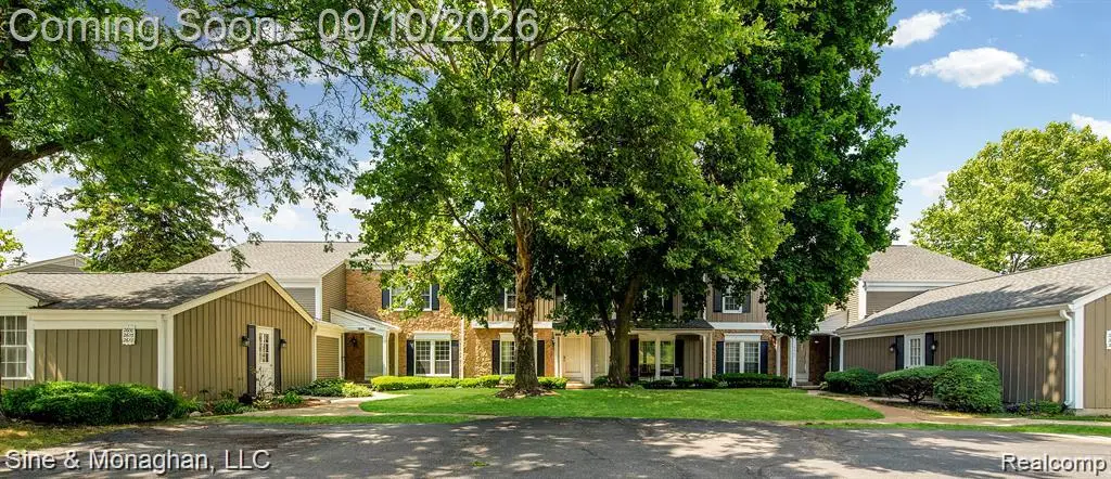 2610 Williamsburg Circle, Auburn Hills, MI 48326 - #1