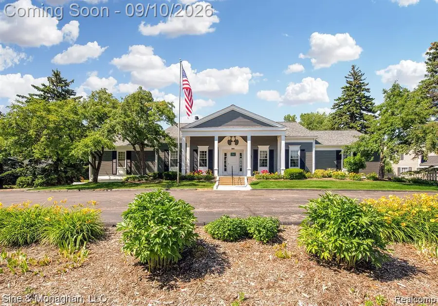 2610 Williamsburg Circle, Auburn Hills, MI 48326 - #3