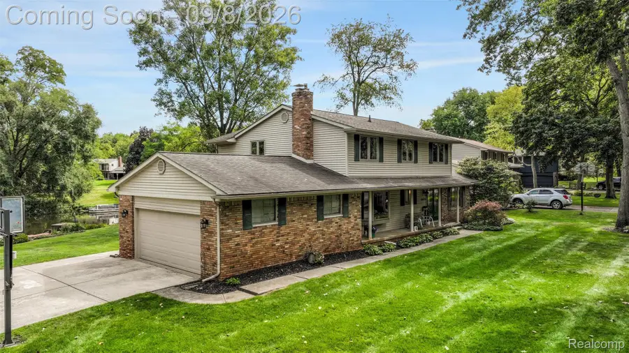 6025 Venice Drive, Commerce Township, MI 48382 - #2