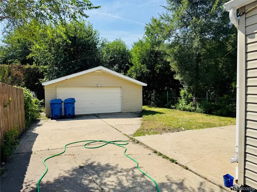 2184 Garrick Avenue, Warren, MI 48091 - #3