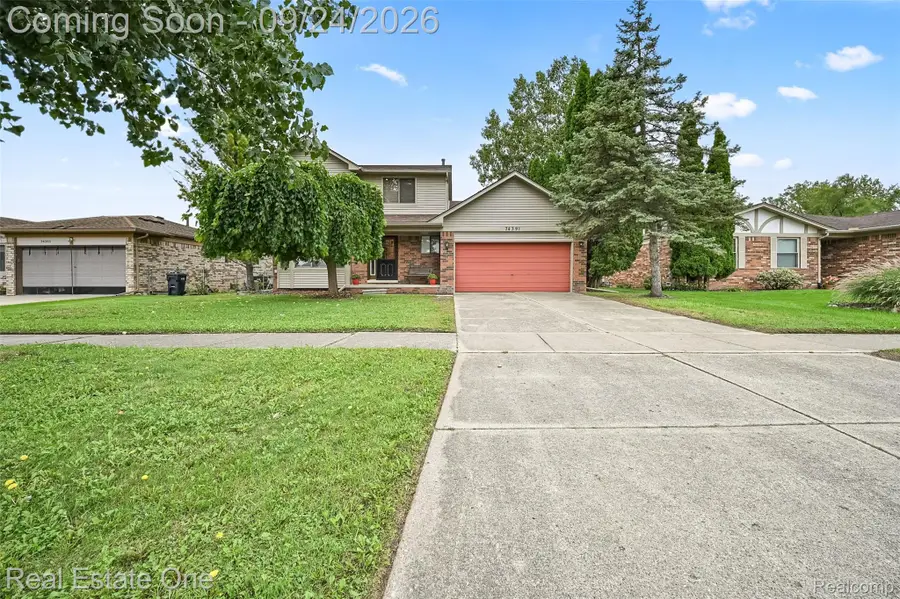 34391 Koch Avenue, Sterling Heights, MI 48310 - #2