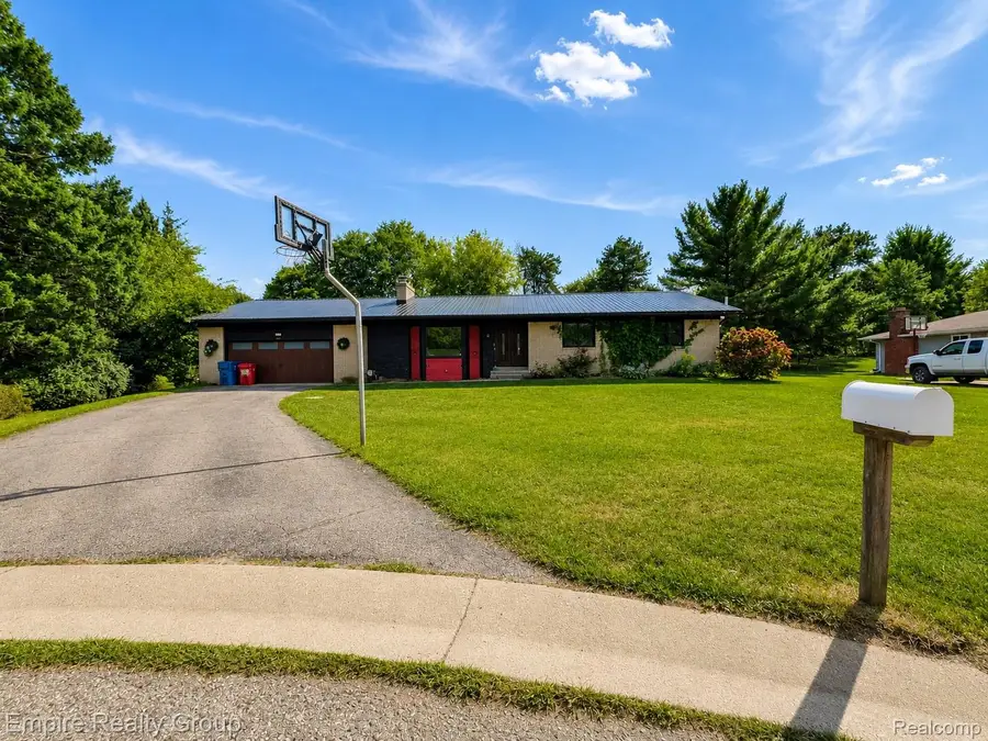 1486 Russ Roy Court, White Lake, MI 48383 - #2