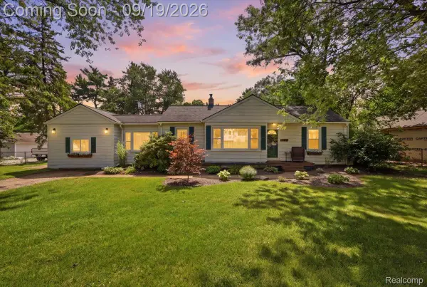 4401 Louella Drive, Waterford, MI 48329