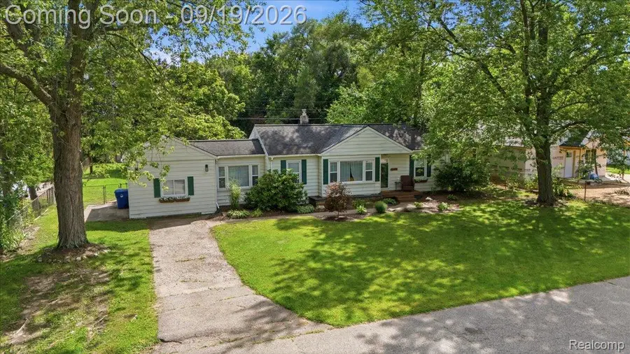 4401 Louella Drive, Waterford, MI 48329 - #2