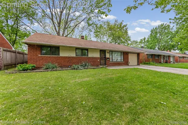 35463 Seville Street, ClintonTwp, MI 48035