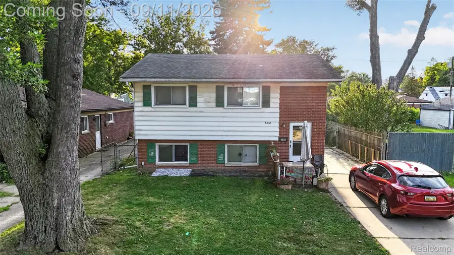 5418 Harding Street, Dearborn Heights, MI 48125 - #2