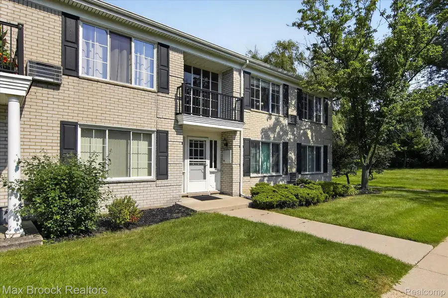 100 W Hickory Grove Road #C6, Bloomfield, MI 48304 - #2