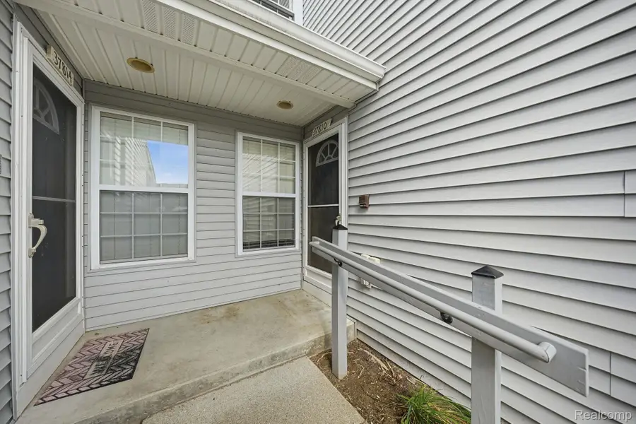 37810 Jefferson Avenue, Harrison Township, MI 48045 - #3