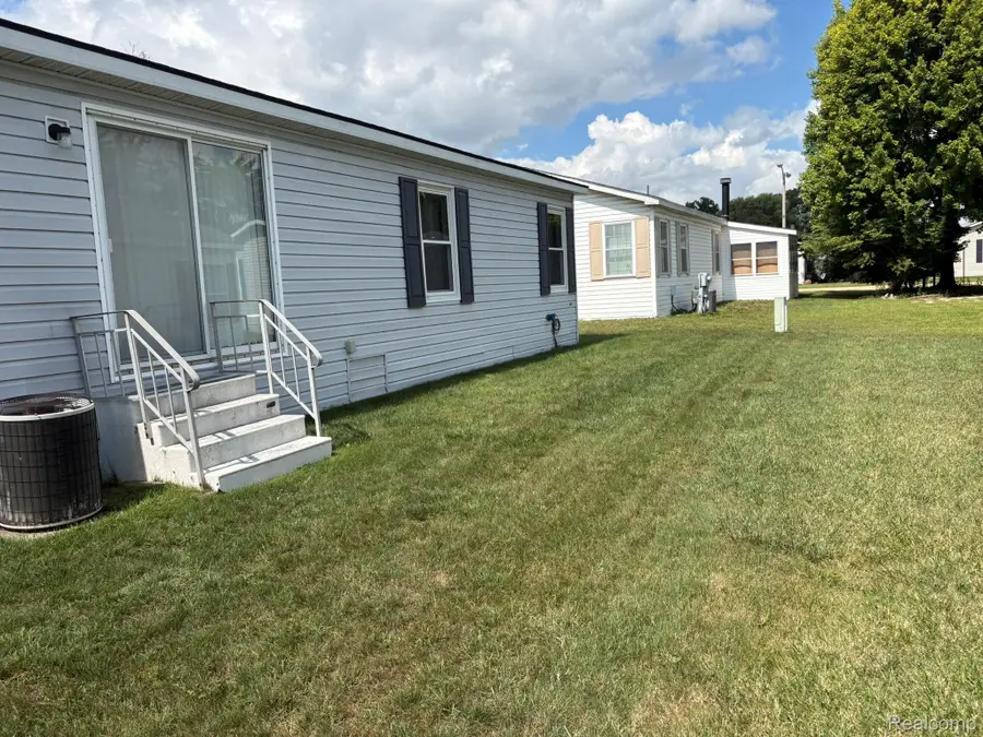 50020 Wedgewood Ct. S., Shelby, MI 48315 - #2
