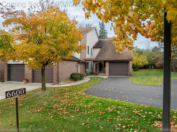 6600 Ridgefield Circle, WestBloomfield, MI 48322