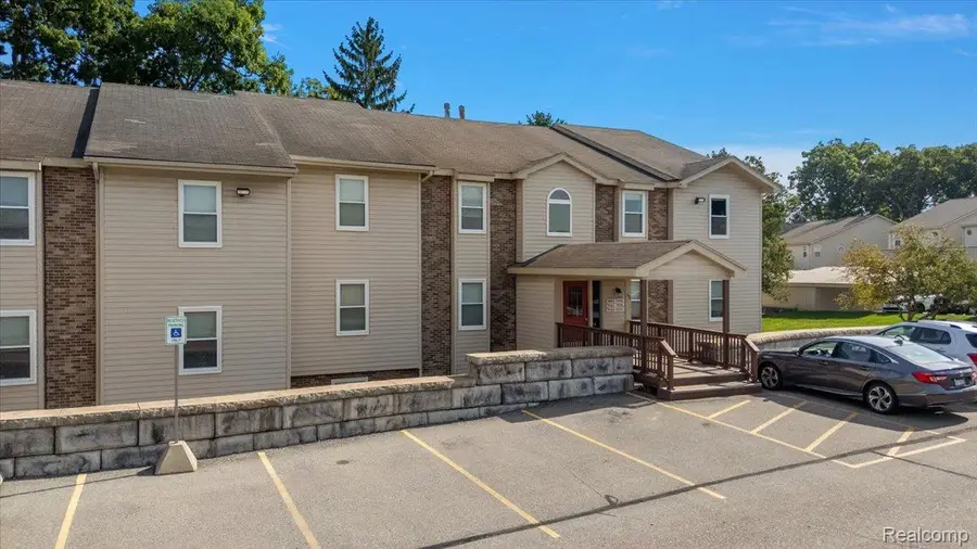 5060 Harbor Oak Drive #49, Waterford, MI 48329 - #2