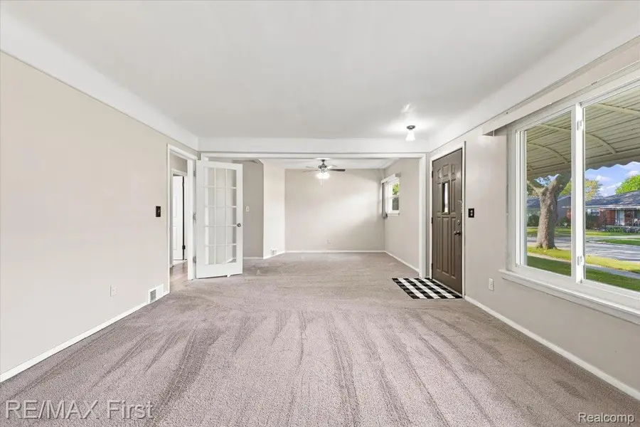 24704 Greenbrier Avenue, Eastpointe, MI 48021 - #3