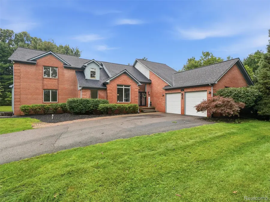 4700 Botany Glen, Commerce Township, MI 48382 - #2