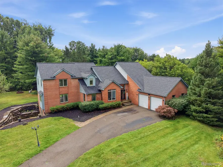4700 Botany Glen, Commerce Township, MI 48382 - #3